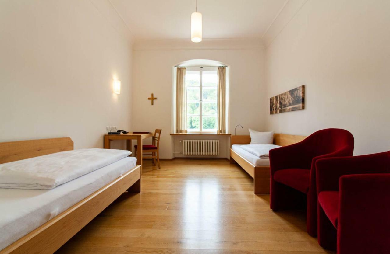 Gaestehaus St. Georg - Weltenburger Klosterbetriebe Gmbh Kelheim Bagian luar foto